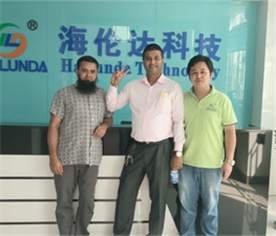 國外客戶來公司學(xué)習(xí)